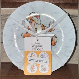 Cute ☺️ Disney Winnie The Pooh & Friends Assorted Appetizer Plate - set of 4